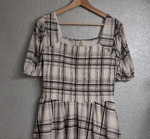 Ember Black & Cream Tunic With A Peplum Bottom   Size XL